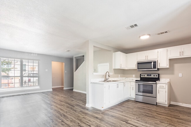 Eclipse Of White Rock in Dallas, TX - Building Photo - Building Photo