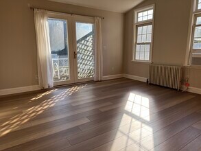 15 W Parish Rd in Westport, CT - Building Photo - Building Photo