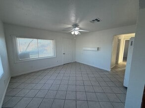1032 W Coronado Ave in Ridgecrest, CA - Building Photo - Building Photo