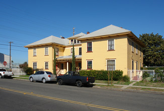 Julian Avenue Apartments in San Diego, CA - Foto de edificio - Building Photo