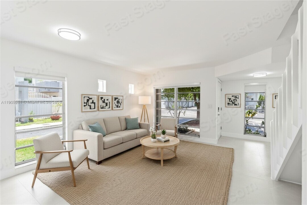 3597 SW 17th St in Miami, FL - Foto de edificio