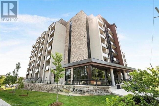 30 Hamilton St S in Waterdown, ON - Building Photo - Building Photo
