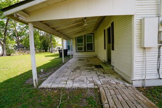 715 Anderson St in Schulenburg, TX - Building Photo - Building Photo