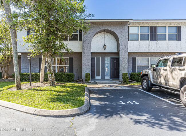 695 A1A N in Ponte Vedra Beach, FL - Foto de edificio - Building Photo