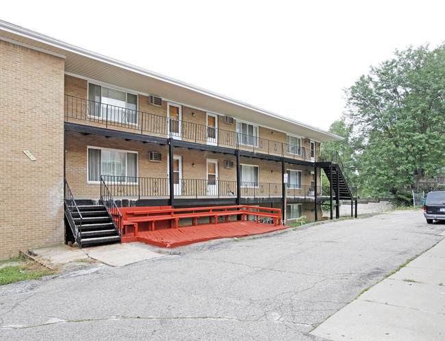 Brownell Apartments in Utica, MI - Building Photo - Building Photo