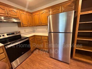 4146 S Parkcrest Ave in Springfield, MO - Building Photo - Building Photo