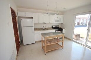 Holly Circle Townhouses in Aberdeen, MD - Building Photo