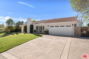 10945 Cozycroft Ave in Los Angeles, CA - Building Photo
