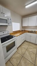 15205 NE 6th Ave, Unit D106 in Miami, FL - Building Photo - Building Photo