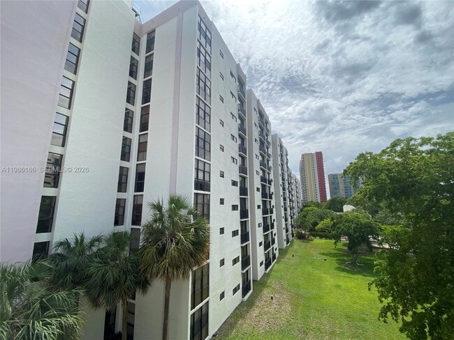 property at 16919 N Bay Rd