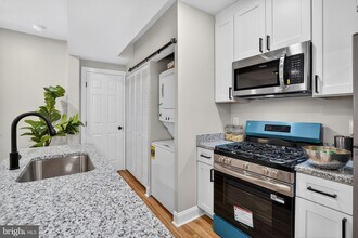 212 36th St NE, Unit 1 in Washington, DC - Building Photo - Building Photo