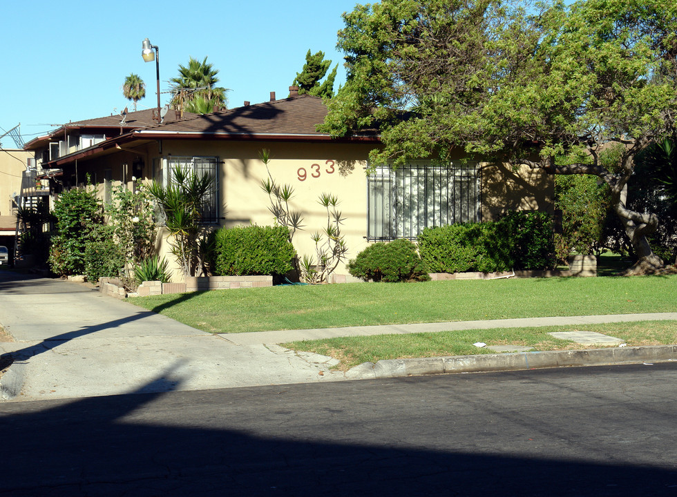 933 N Inglewood Ave in Inglewood, CA - Foto de edificio