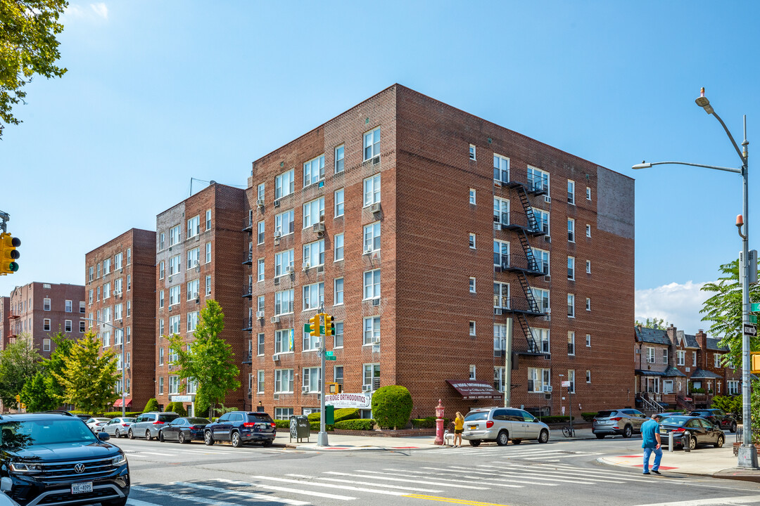 The Skylark in Brooklyn, NY - Building Photo