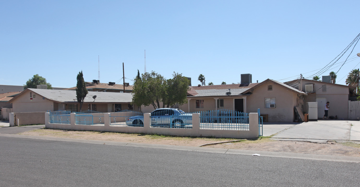 2946 N 39th St in Phoenix, AZ - Building Photo