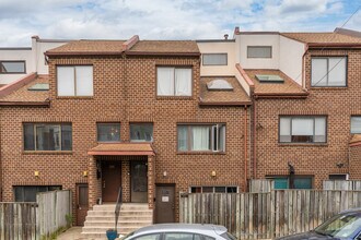 870 N Pennock St in Philadelphia, PA - Foto de edificio - Building Photo