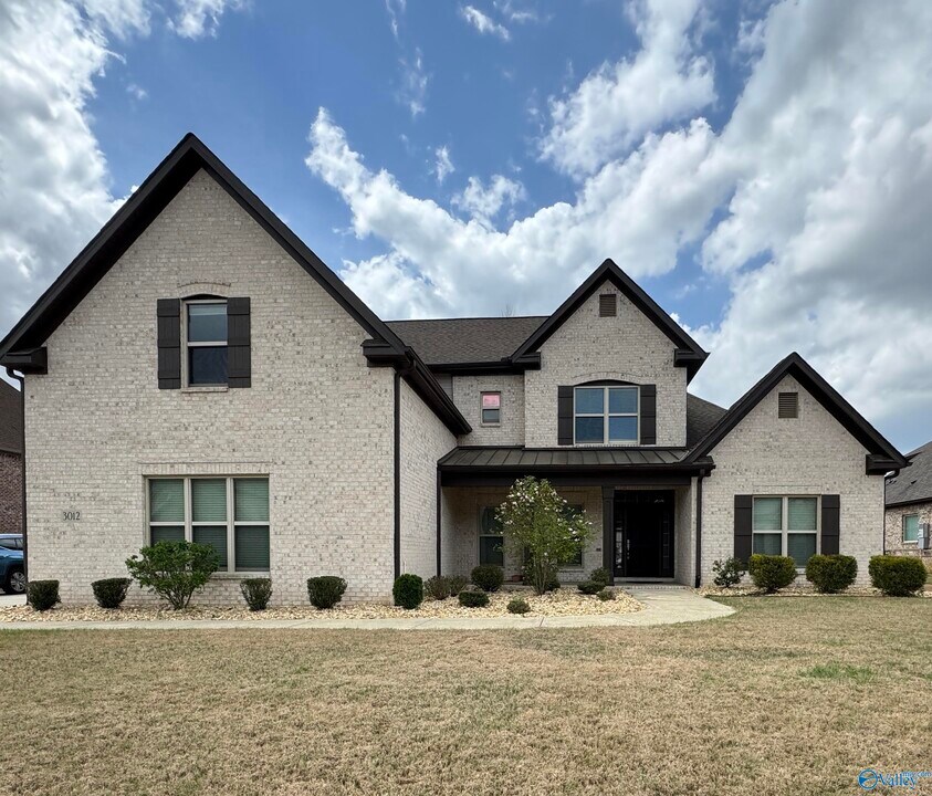 3012 Ginn Point Rd SE in Owens Cross Roads, AL - Foto de edificio