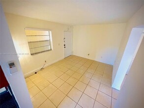47 NW 47th Ave in Miami, FL - Building Photo - Building Photo