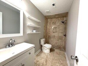 5316 Fernhill Dr in Charlotte, NC - Building Photo - Building Photo