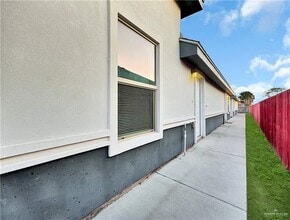 424 W Chavez St in Edinburg, TX - Building Photo - Building Photo