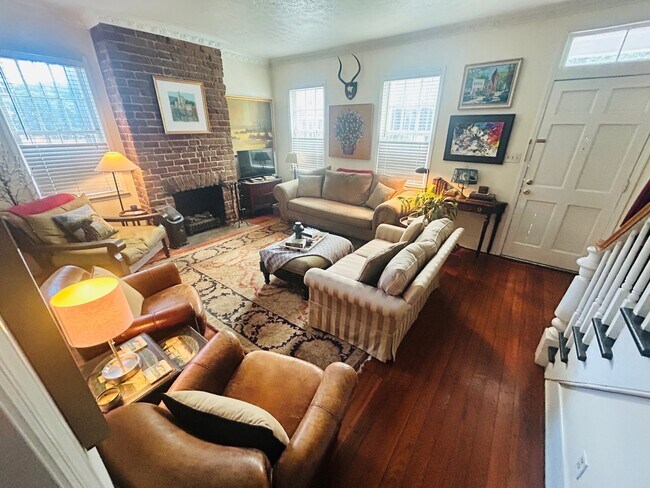 425 Price St in Savannah, GA - Building Photo - Building Photo