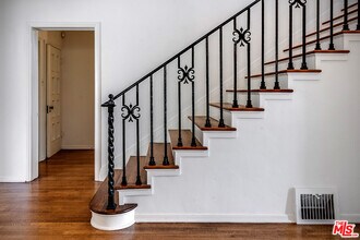 157 N Las Palmas Ave in Los Angeles, CA - Building Photo - Building Photo