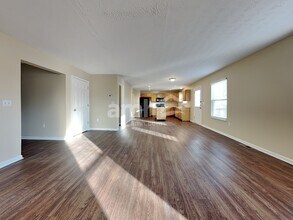 928 Delhi Dr in Trenton, OH - Building Photo - Building Photo