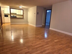 586 Boston Post Rd E in Marlborough, MA - Building Photo - Building Photo