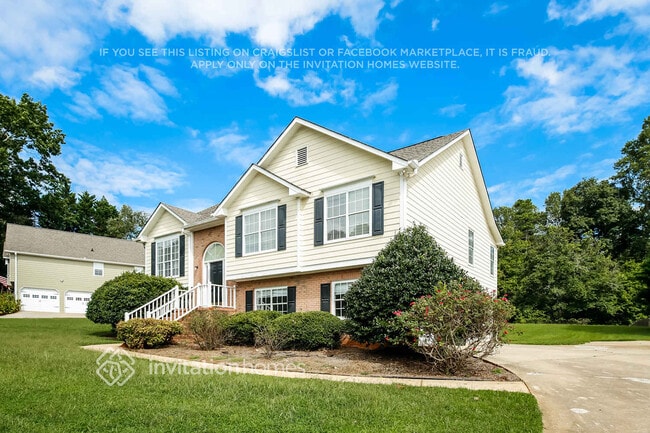 2485 Misty Hollow Ln in Cumming, GA - Building Photo - Building Photo