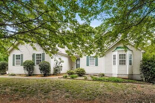 5191 Memorial Ln SW in Powder Springs, GA - Building Photo