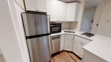 62 Walden St, Unit 2 in Cambridge, MA - Building Photo - Building Photo
