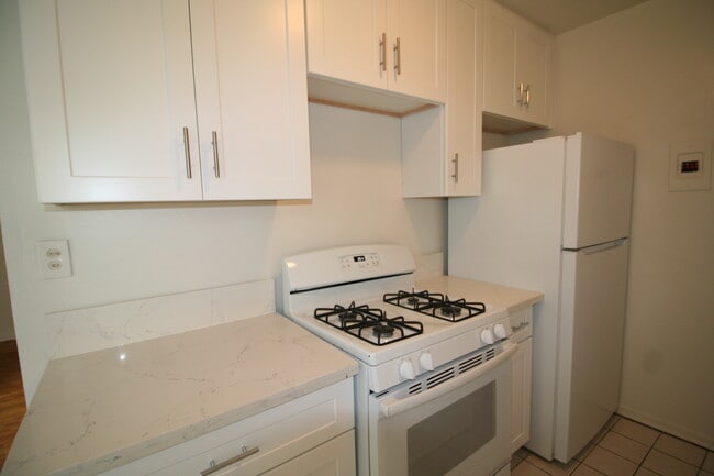 1336 Berkeley St, Unit 2 in Santa Monica, CA - Foto de edificio - Building Photo