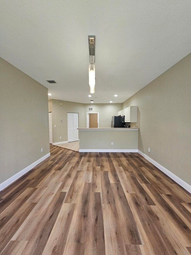 property at 1967 Freeport Dr