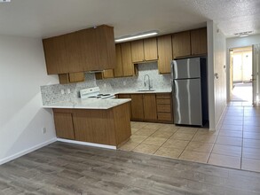 1015 W 9th St in Tracy, CA - Building Photo - Building Photo