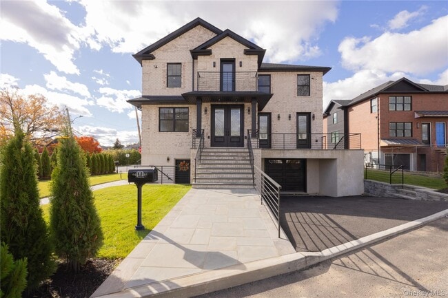 property at 1 Victoria Ln