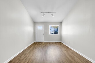 18 Harbour Walk Townhouses in New Bern, NC - Building Photo - Building Photo