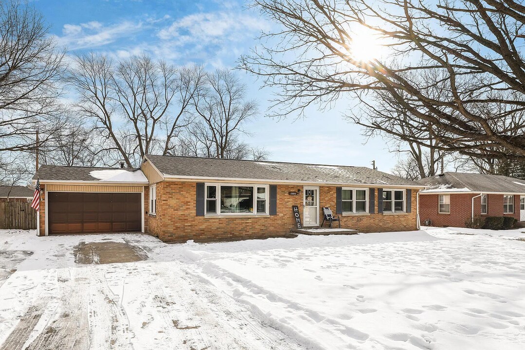 1808 Mc Donald Dr in Champaign, IL - Building Photo