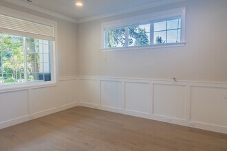 10420 NE 112th St in Kirkland, WA - Building Photo - Building Photo