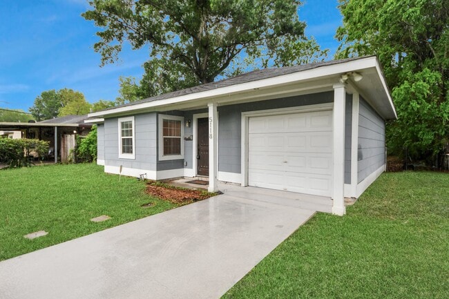 5118 Ditmas Ln