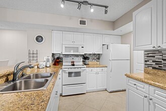 272 Village Blvd, Unit 7109 in Tequesta, FL - Building Photo - Building Photo