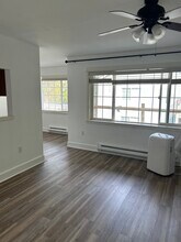755 5th Ave NW, Unit C203 in Issaquah, WA - Foto de edificio - Building Photo