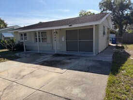 6220 5th Ave S in St. Petersburg, FL - Building Photo