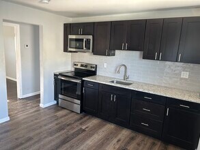 57 Dover St in Newark, NJ - Building Photo - Building Photo