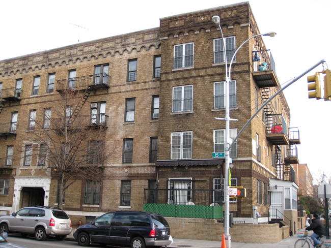 4219 15th Ave in Brooklyn, NY - Building Photo - Building Photo