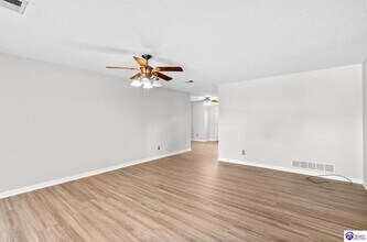 1302 Williamsburg Dr in Elizabethtown, KY - Building Photo - Building Photo
