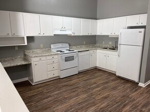 2003 N Meridian Rd in Tallahassee, FL - Building Photo - Building Photo