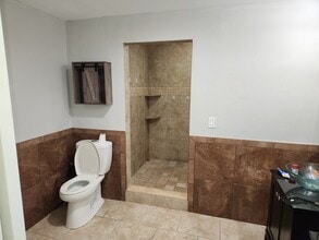 408 SE 16th St in Cape Coral, FL - Foto de edificio - Building Photo