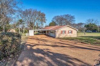 140 Almaville Rd in Smyrna, TN - Building Photo - Building Photo