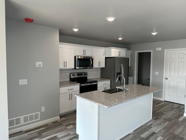 117 Marshall Lp in Bismarck, ND - Building Photo - Building Photo