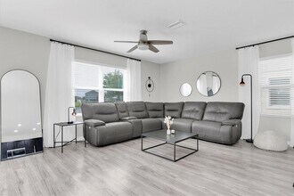7543 Tuscan Bay Cir in Wesley Chapel, FL - Foto de edificio - Building Photo