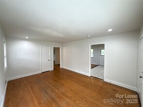 424 E Walnut Ave in Gastonia, NC - Building Photo - Building Photo